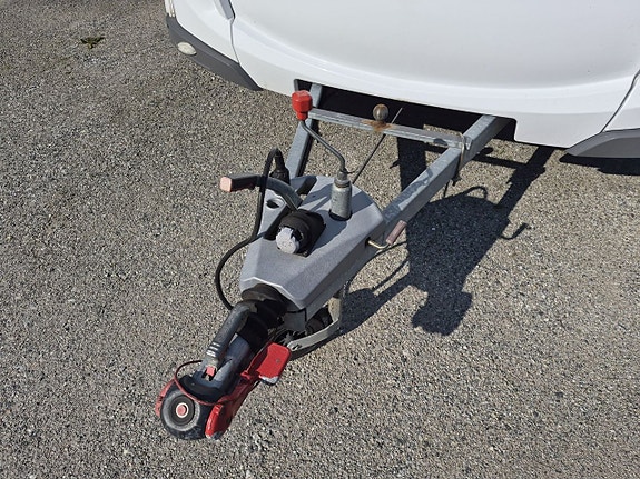 Knaus 450 FU Sport fint skick, fransk säng, mover 3 of 22