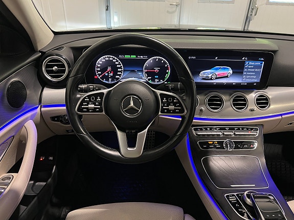 Mercedes-Benz E300 de 17 of 27