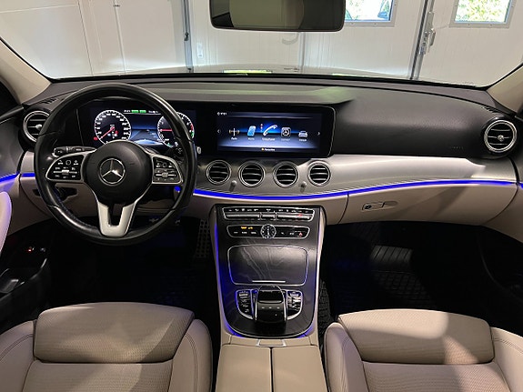 Mercedes-Benz E300 de 16 of 27