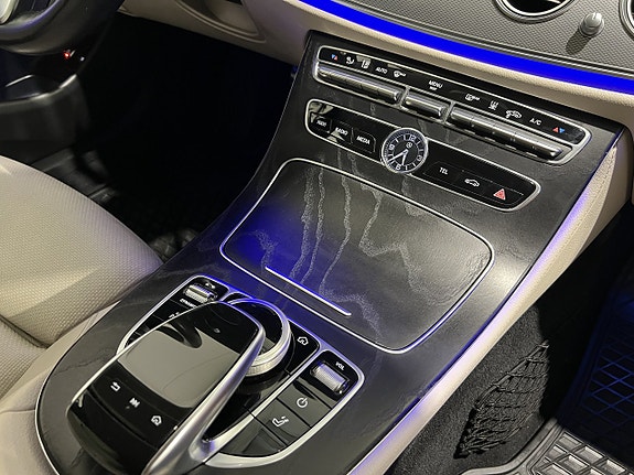 Mercedes-Benz E300 de 19 of 27