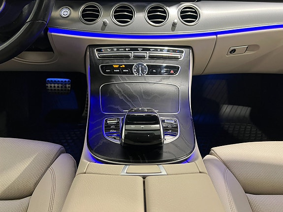Mercedes-Benz E300 de 18 of 27