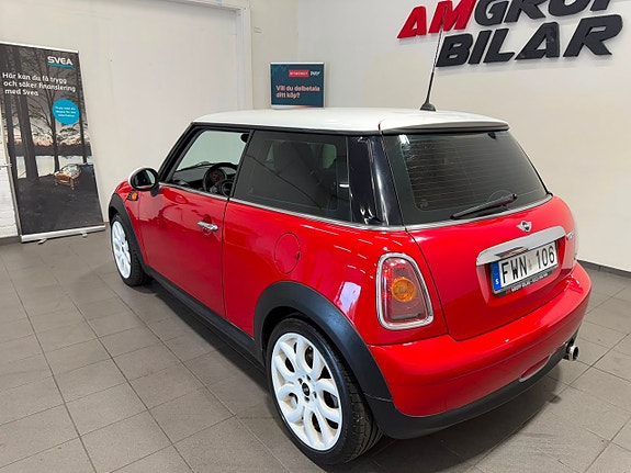 MINI Cooper 16 of 18