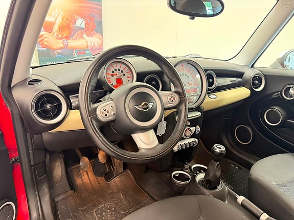 MINI Cooper 11 of 18