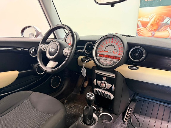 MINI Cooper 2 of 5