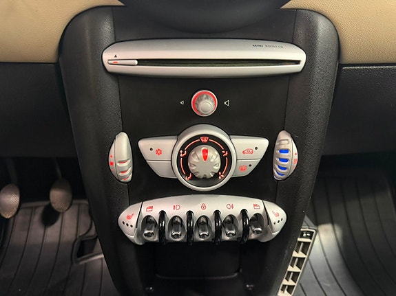 MINI Cooper 18 of 18