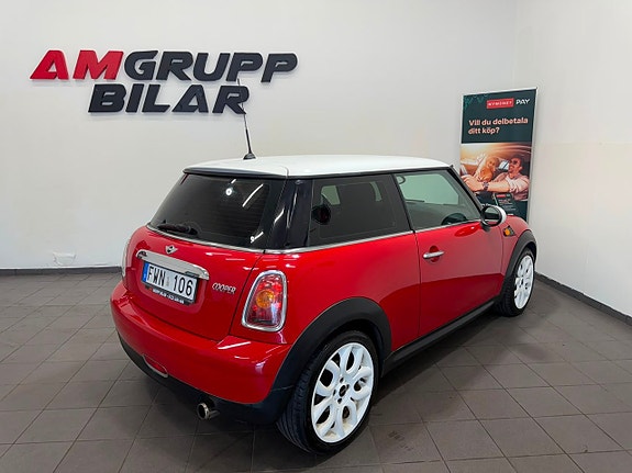 MINI Cooper 4 of 5