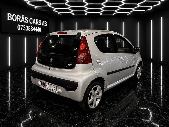 Peugeot 107 3 of 5