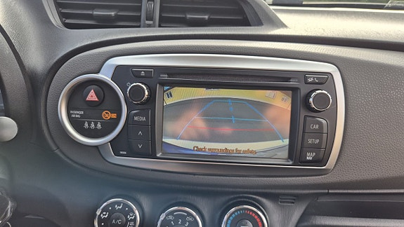 Toyota Yaris 7 of 9