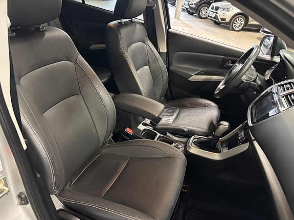 Suzuki S-Cross 8 of 12