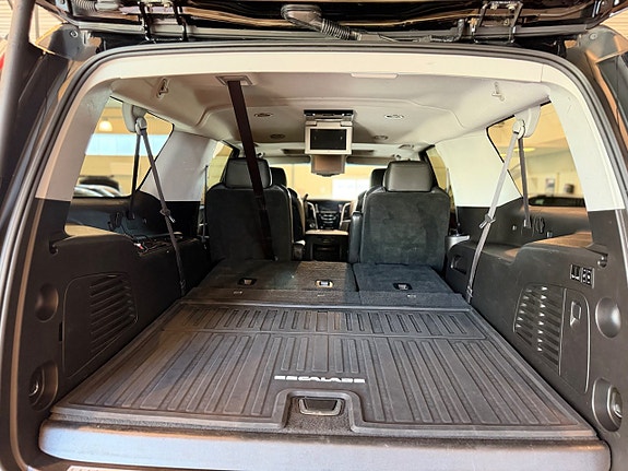 Cadillac Escalade 18 of 30