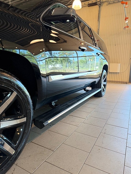 Cadillac Escalade 21 of 30