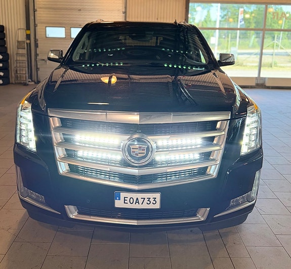 Cadillac Escalade 20 of 30