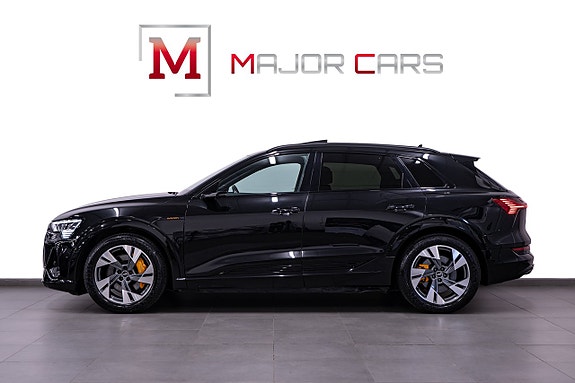 Audi e-tron 3 of 5
