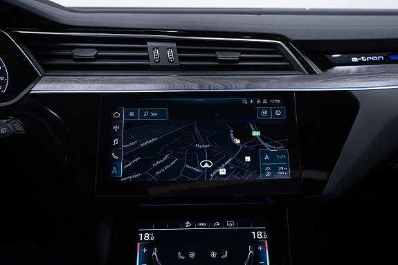 Audi e-tron 28 of 30