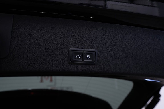 Audi e-tron 7 of 30