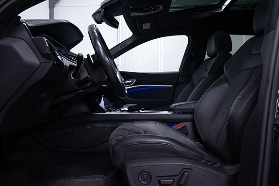 Audi e-tron 11 of 30