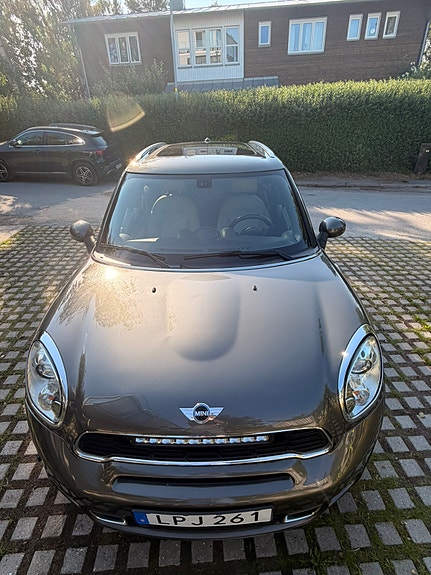 MINI Countryman Cooper SD 2 of 5