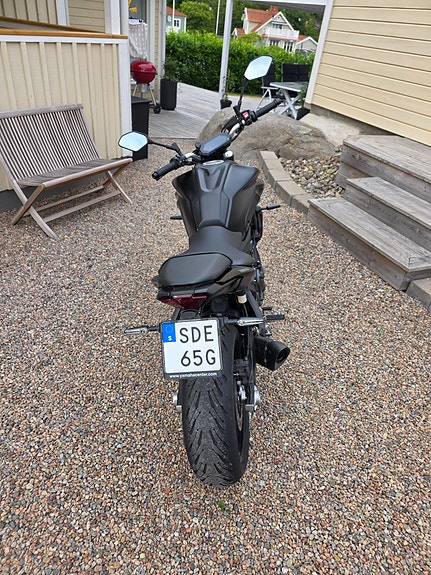 Yamaha MT-07 4 of 5