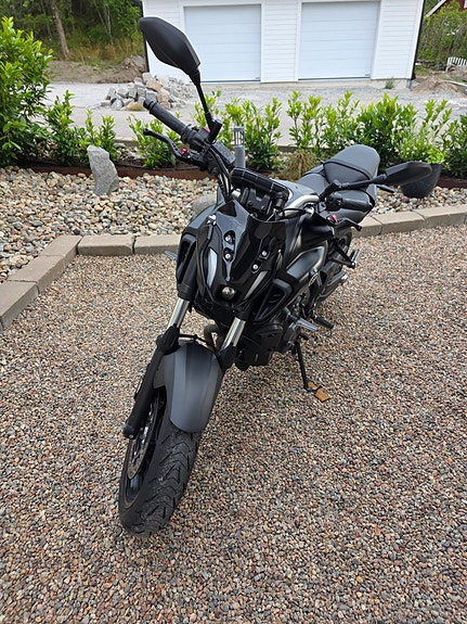 Yamaha MT-07 3 of 5