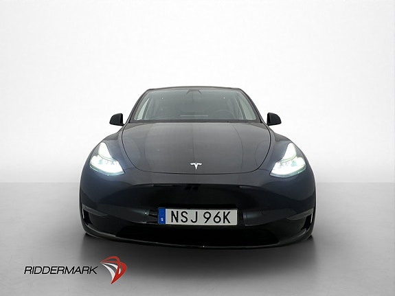 Tesla Model Y 3 of 5