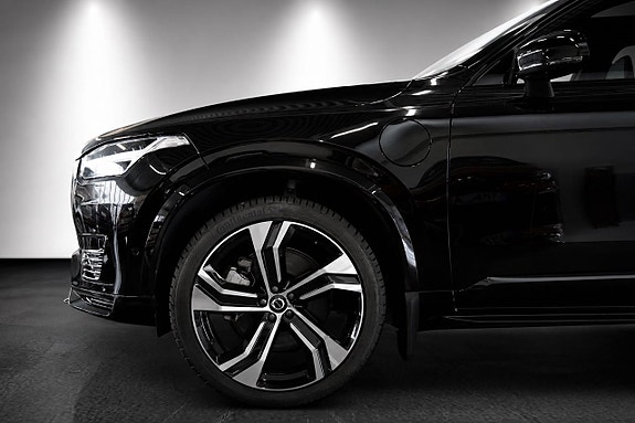 Volvo XC90 3 of 5