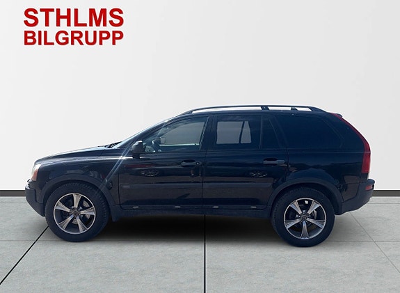 Volvo XC90 2 of 9