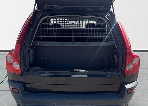 Volvo XC90 7 of 9