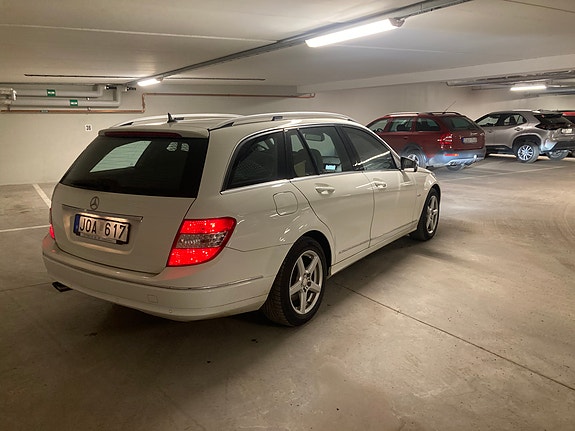 Mercedes-Benz C200 10 of 22