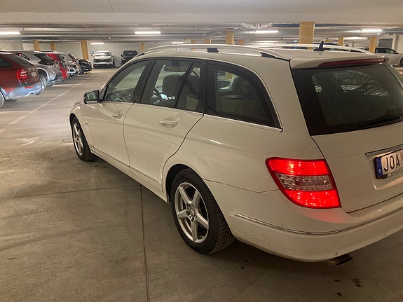 Mercedes-Benz C200 12 of 22