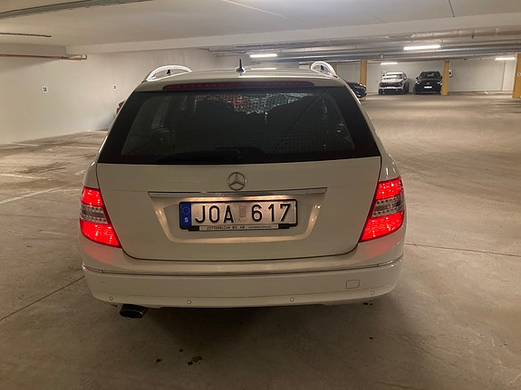 Mercedes-Benz C200 9 of 22
