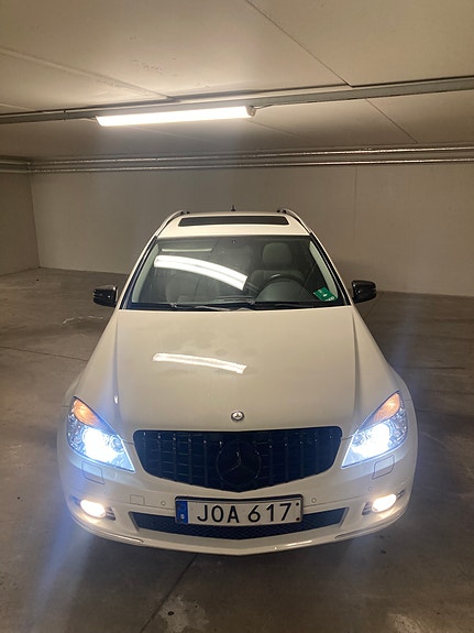 Mercedes-Benz C200 6 of 22