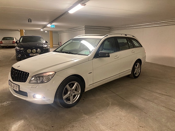 Mercedes-Benz C200 4 of 22