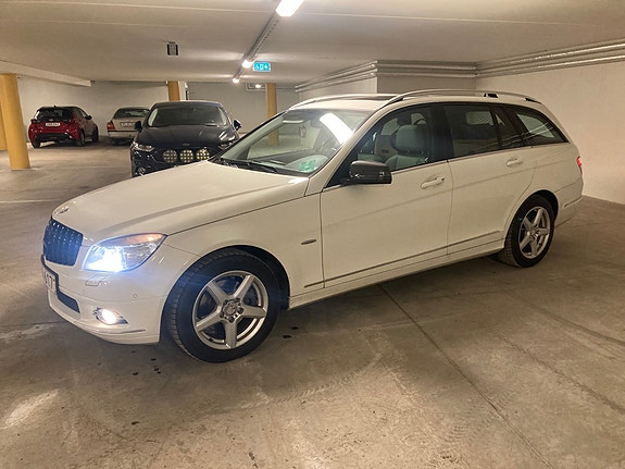 Mercedes-Benz C200 13 of 22