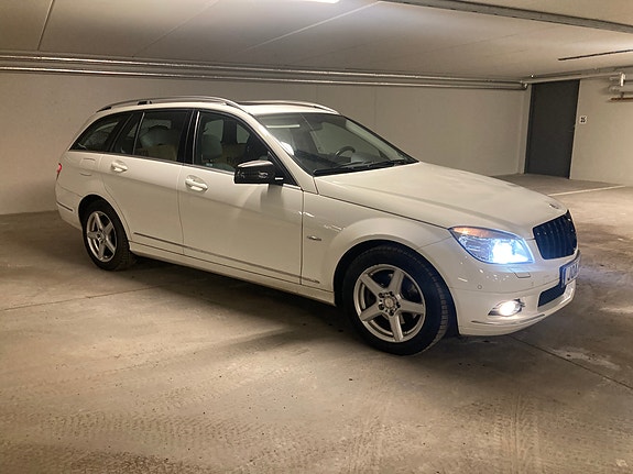 Mercedes-Benz C200 8 of 22