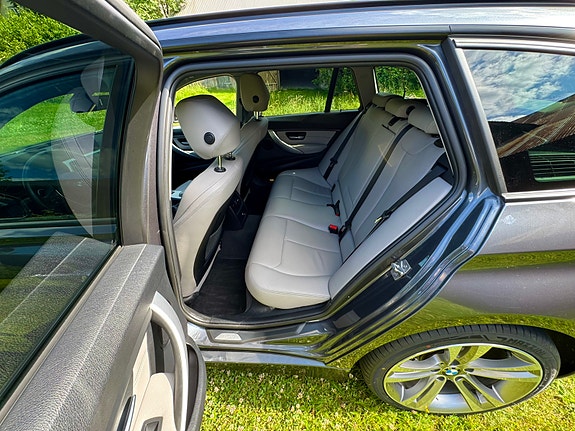 BMW 328i 5 of 5