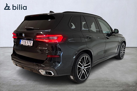 BMW X5 2 of 5