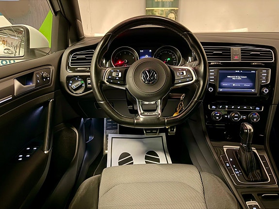 Volkswagen Golf VII 6 of 19
