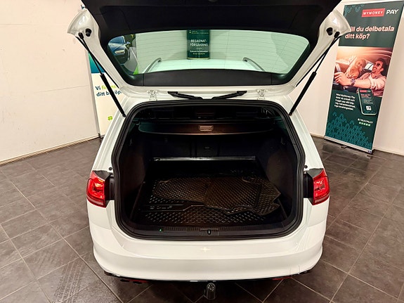 Volkswagen Golf VII 19 of 19