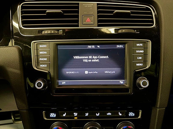 Volkswagen Golf VII 15 of 19