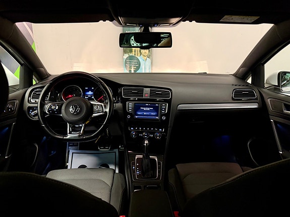 Volkswagen Golf VII 5 of 19