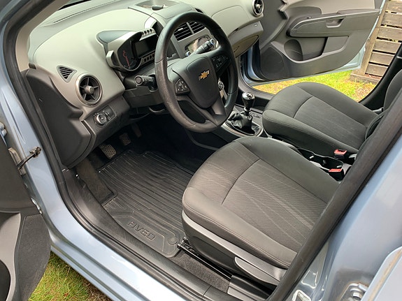 Chevrolet Aveo 7 of 13