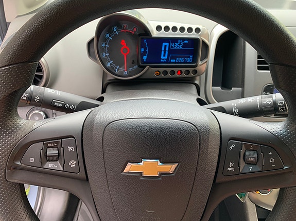 Chevrolet Aveo 10 of 13