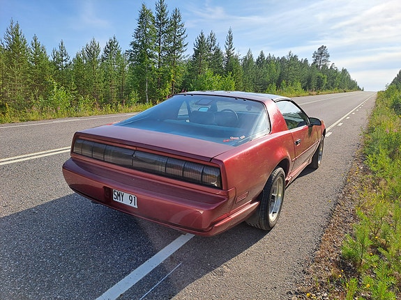 Pontiac Firebird 2 of 5