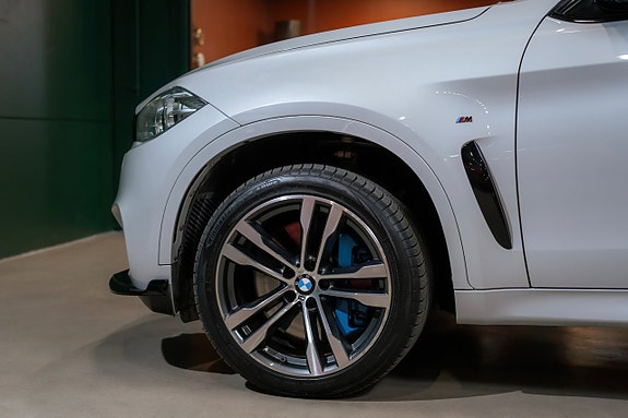 BMW X6 M 7 of 26