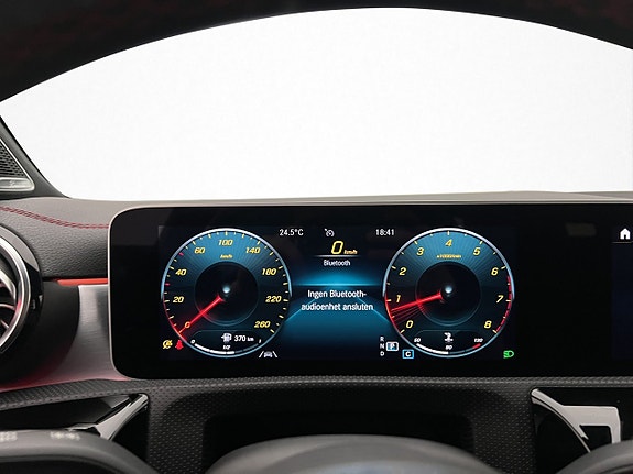 Mercedes-Benz CLA220 16 of 30