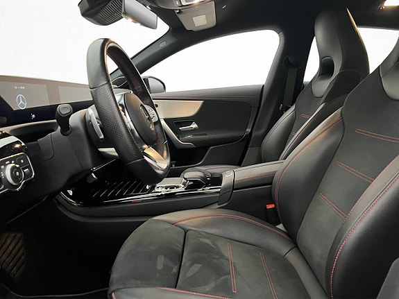 Mercedes-Benz CLA220 11 of 30