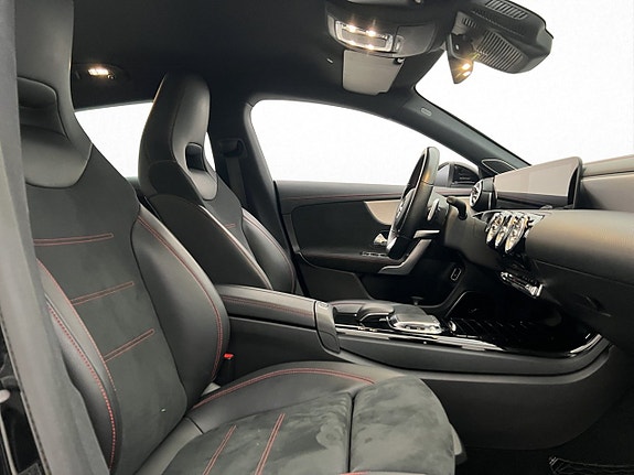 Mercedes-Benz CLA220 29 of 30