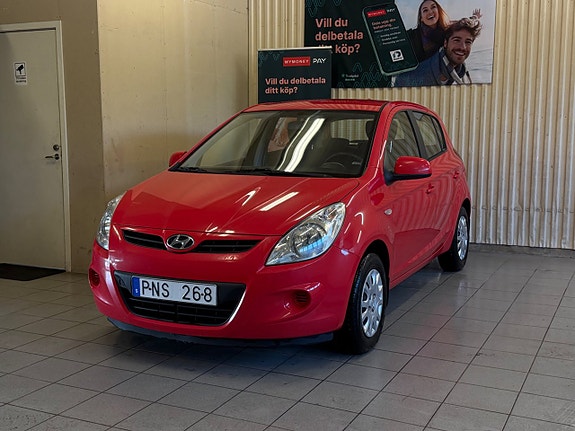 Hyundai i20 2 of 5