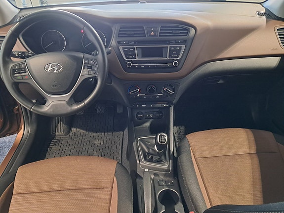 Hyundai i20 6 of 7