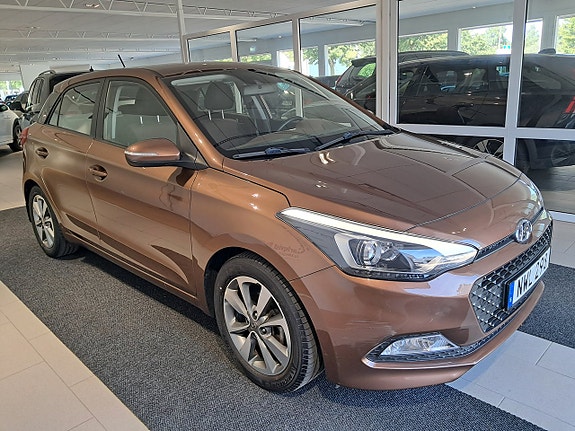 Hyundai i20 2 of 7